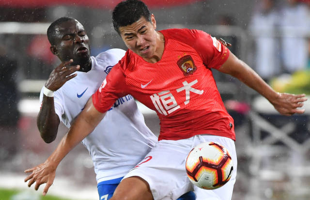 转正后越来越平庸了！湖人后场新援再这样下去要跌出轮换阵容了？.