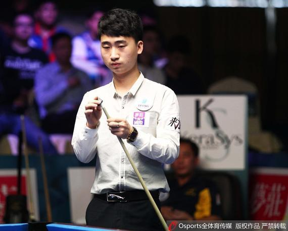 体育英超：曼联3比1力克阿斯顿维拉 近14轮不败